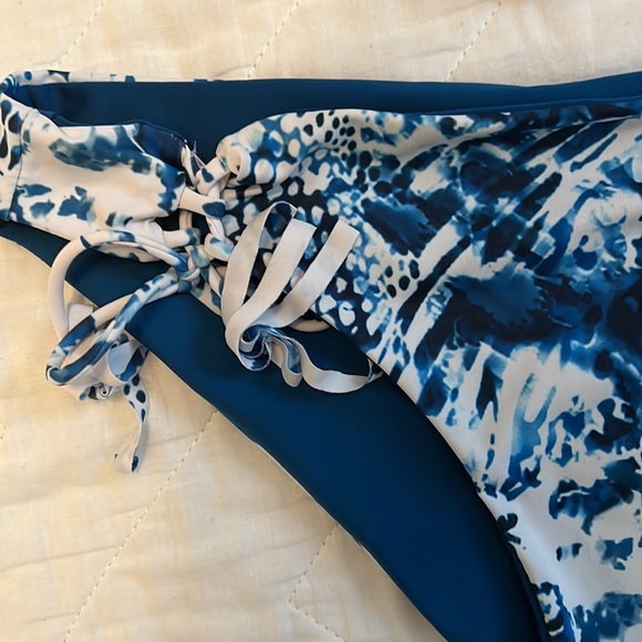 Cupshe blue tie dye swimsuit - Picture 3 of 8